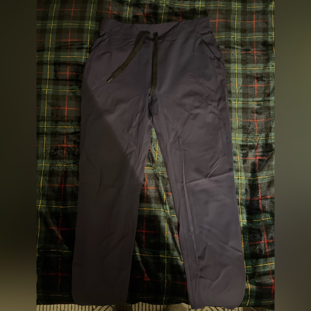 Size 8 lululemon track pants